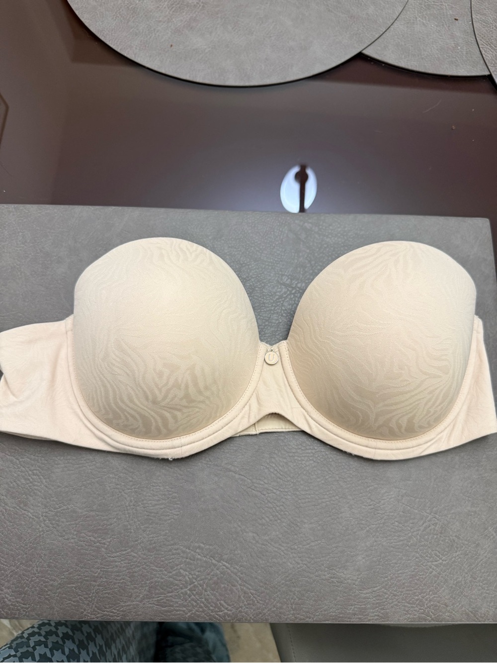Strapless Molded Push-Up Bra - Cream NWOT 40C